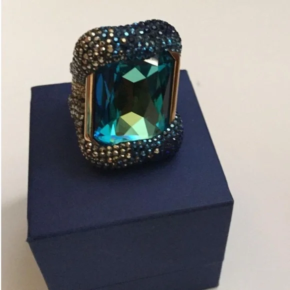 Huge Statement Ring. Blue and Gold Statement Ring 7 like NEW!! XL Cocktail Ring. - Picture 8 of 15